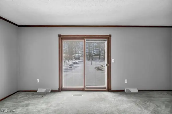 5770 N Crossview RD, Seven Hills, OH 44131