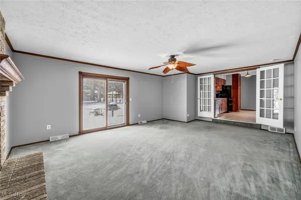 5770 N Crossview RD, Seven Hills, OH 44131