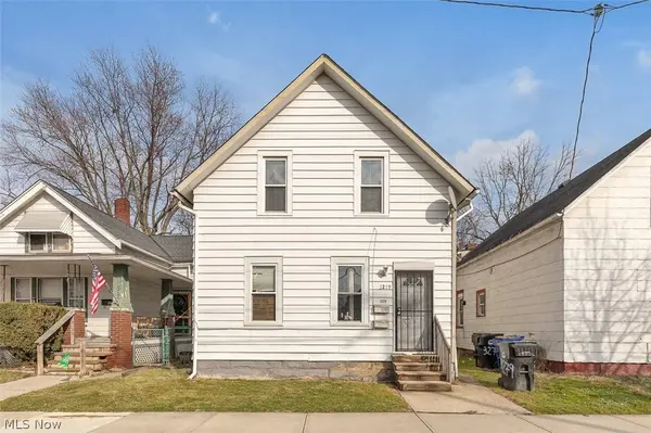 3279 W 44th ST, Cleveland, OH 44109