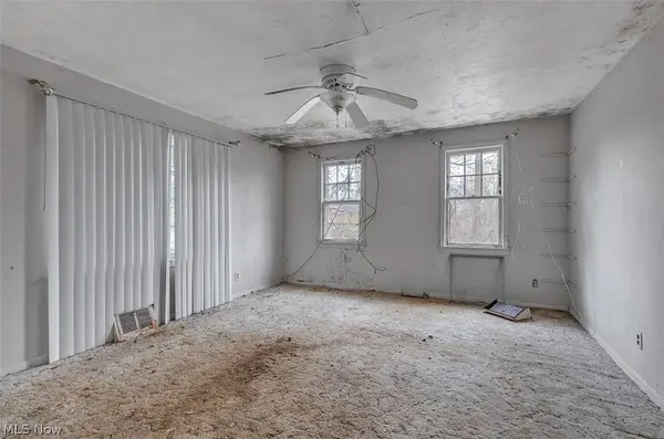 229 W 130th ST, Hinckley, OH 44233