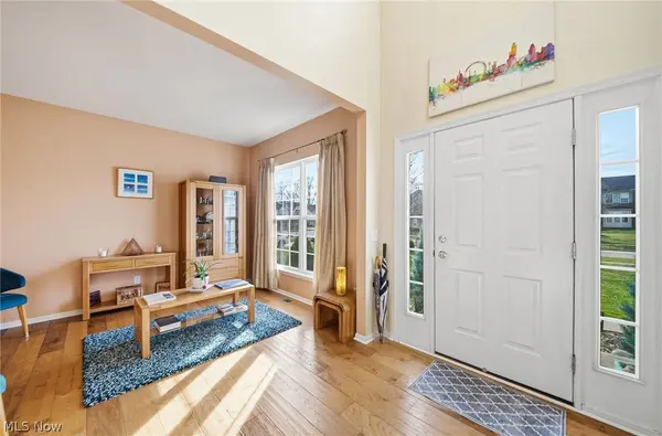 313 Wilmington DR, Broadview Heights, OH 44147