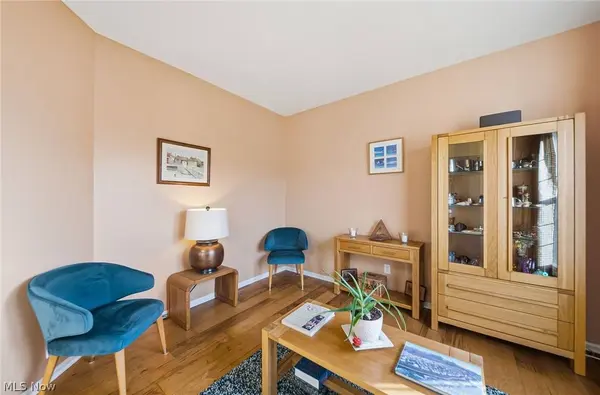 313 Wilmington DR, Broadview Heights, OH 44147