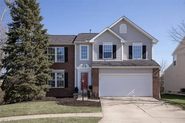 887 Woodfield LN, Brunswick, OH 44212