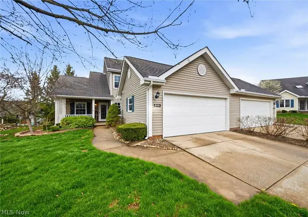 1960 Deerhaven LN, Broadview Heights, OH 44147