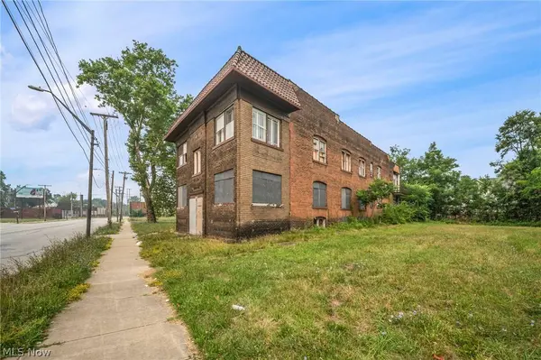 13515 Saint Clair AVE, Cleveland, OH 44110
