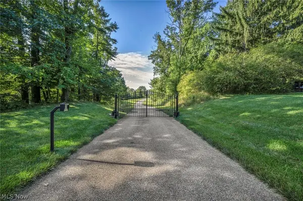 6610 E Wallings RD, Brecksville, OH 44141