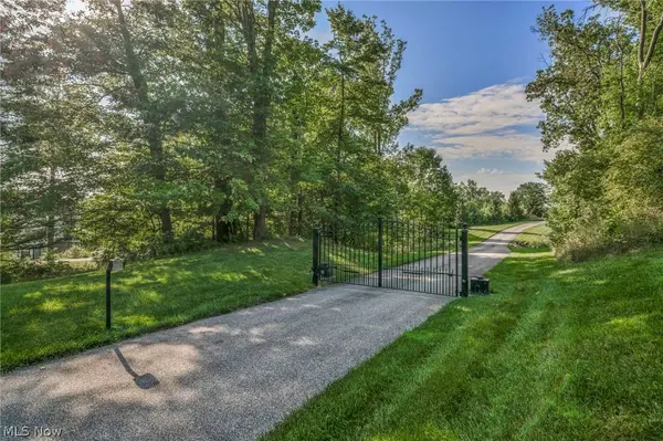 6610 E Wallings RD, Brecksville, OH 44141