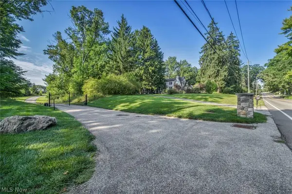 6610 E Wallings RD, Brecksville, OH 44141