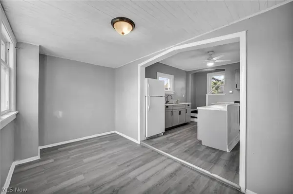 2407 Mira CT, Cleveland, OH 44109