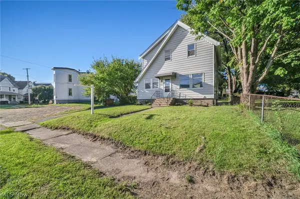 2407 Mira CT, Cleveland, OH 44109