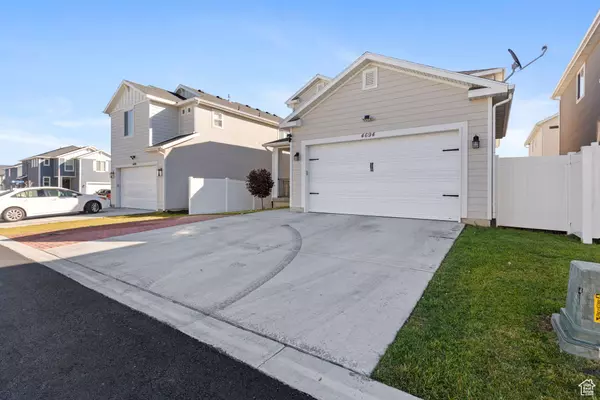 4694 E LAKE CORNER DR, Eagle Mountain, UT 84005