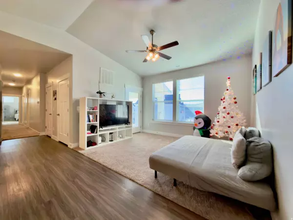 1772 N BUCKEYE WAY #303, Saratoga Springs, UT 84045