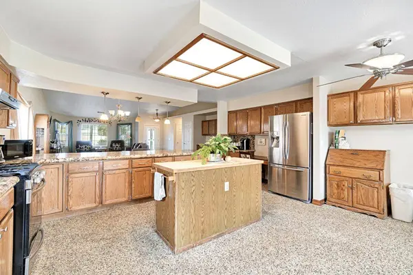 73 Devon DR, Lemoore, CA 93245