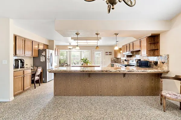 73 Devon DR, Lemoore, CA 93245
