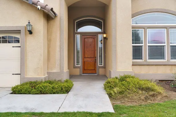 798 S Michelle Avenue, Kerman, CA 93630