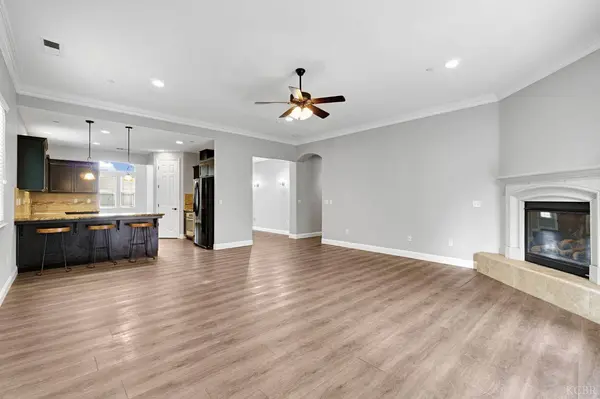 798 S Michelle Avenue, Kerman, CA 93630