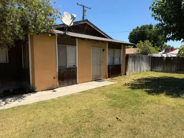 1991 Parker PL, Hanford, CA 93230
