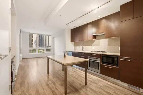 222 Riverfront AVE SW #544, Calgary, AB T2P 0X2