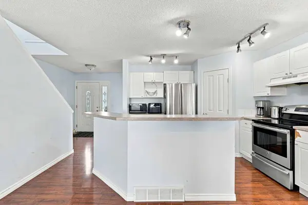 92 Arbour Meadows Close NW, Calgary, AB T3G 5J4