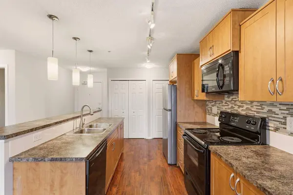 700 Willowbrook RD NW #2323, Airdrie, AB T4B 0L5
