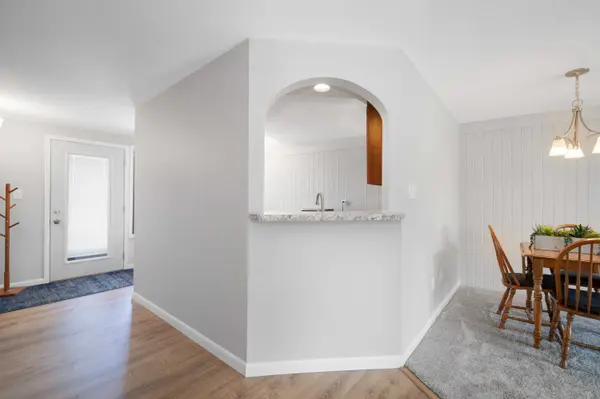 1221 S Van Dyke Rd #2c, Appleton, WI 54914-8850
