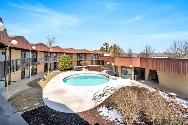 1221 S Van Dyke Rd #2c, Appleton, WI 54914-8850