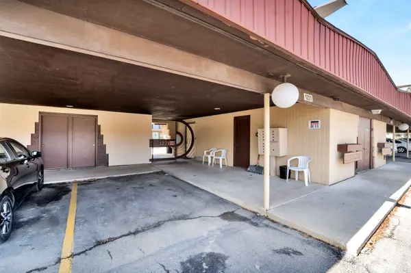 1221 S Van Dyke Rd #2c, Appleton, WI 54914-8850