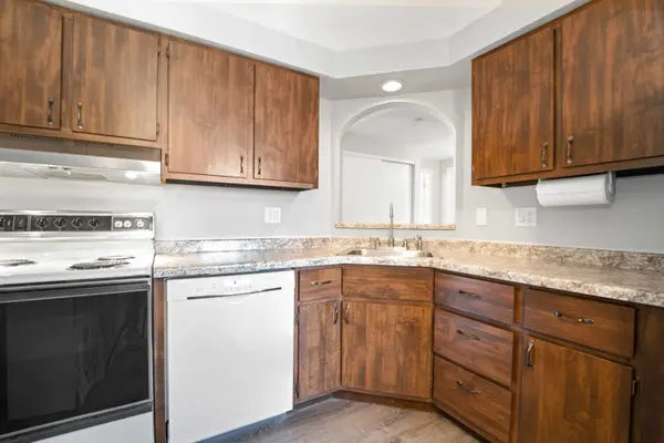 1221 S Van Dyke Rd #2c, Appleton, WI 54914-8850