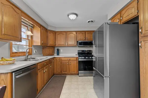 2013 S HENRY ST, Neenah, WI 54956