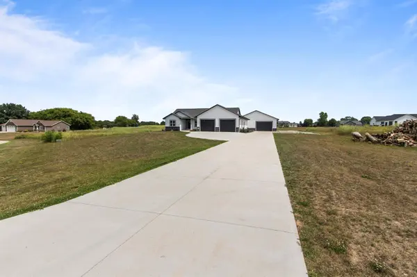 N4958 HAWK RIDGE DR, Shiocton, WI 54170