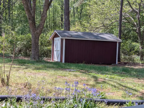 194 Furney Pearce Rd, Zebulon, NC 27597-6209