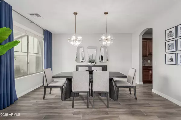 1402 E ZION Way, Chandler, AZ 85249