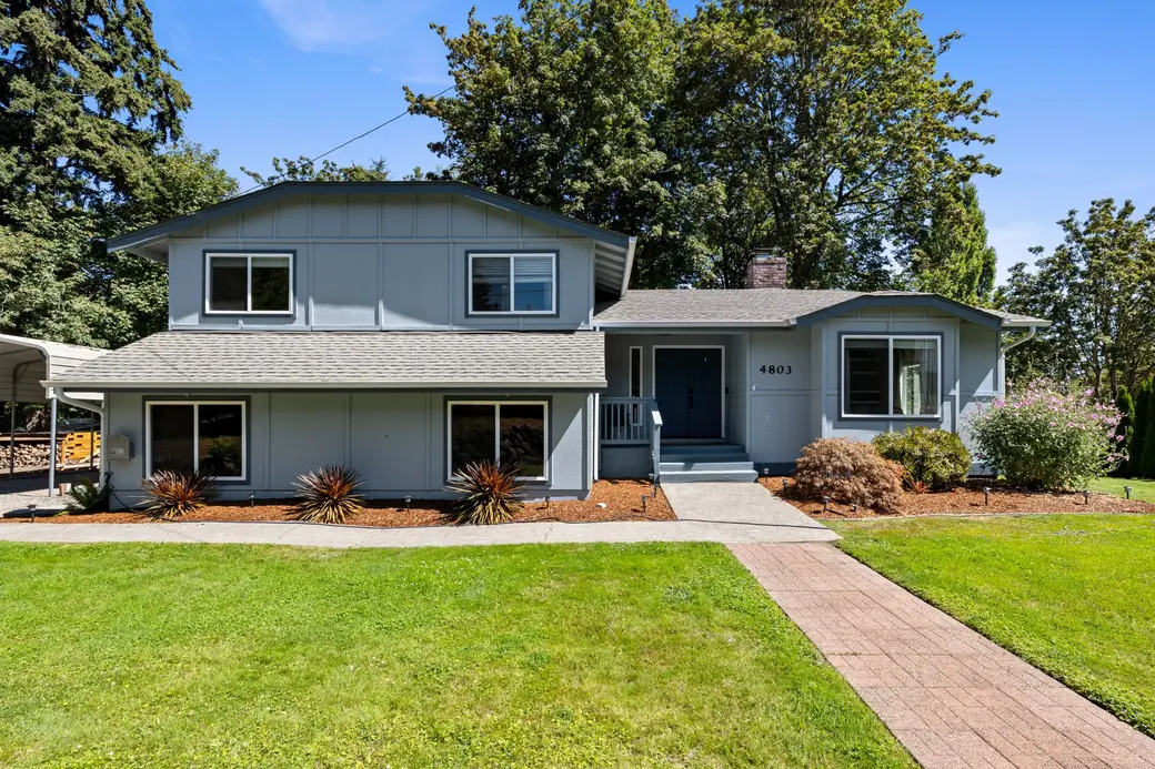  You're Moving to Gig Harbor! Let Me Show You Around!