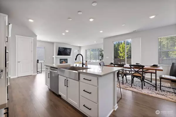 4682 Hibiscus CIR SW, Port Orchard, WA 98367