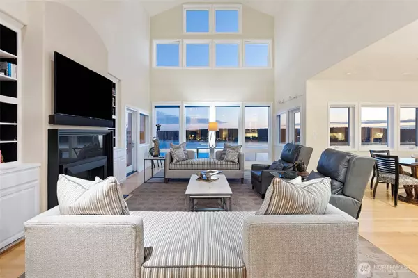 14 33rd Avenue Ct NW, Gig Harbor, WA 98335