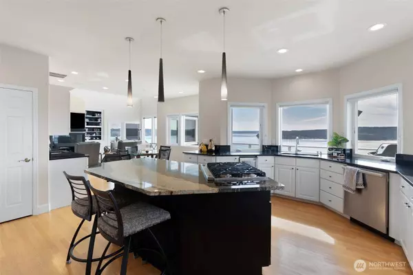 14 33rd Avenue Ct NW, Gig Harbor, WA 98335