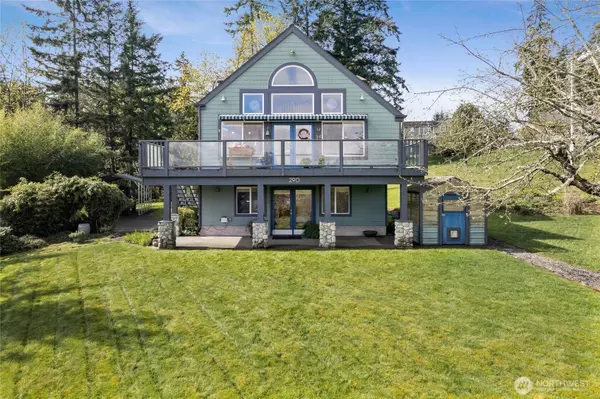 290 Chippewa Trail, Fox Island, WA 98333