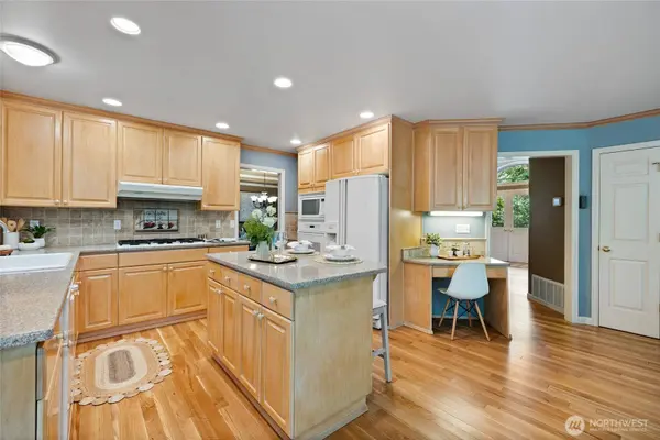 2403 19th Avenue Ct NW, Gig Harbor, WA 98335