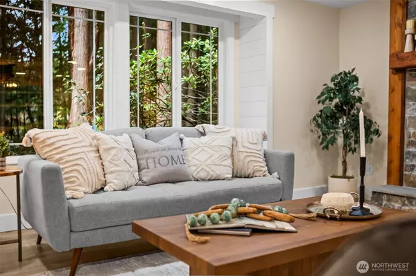 1037 9th AVE, Fox Island, WA 98333