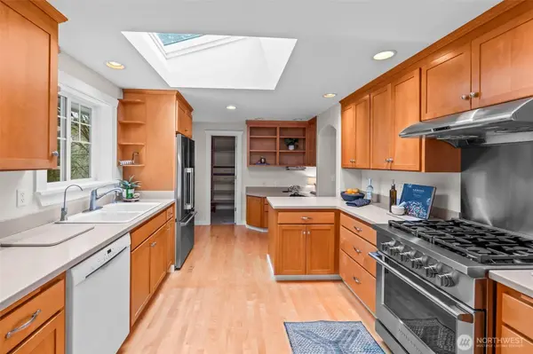 8711 92nd ST NW, Gig Harbor, WA 98332