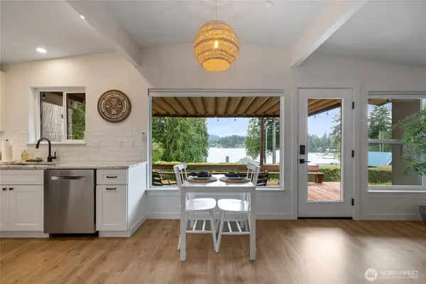 1125 W Lost Lake RD, Shelton, WA 98584