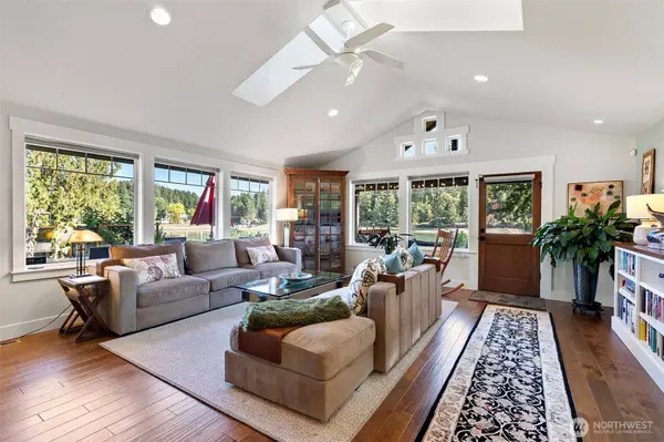 9312 Glencove RD NW, Gig Harbor, WA 98329