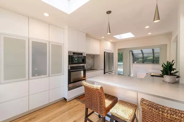 1 Monument LN, East Hampton, NY 11937