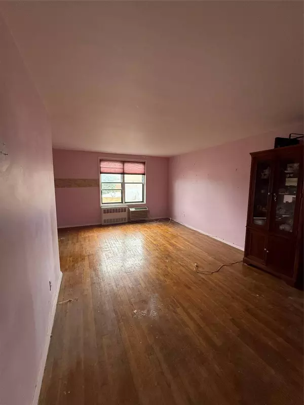 78-06 46th AVE #6C, Elmhurst, NY 11373