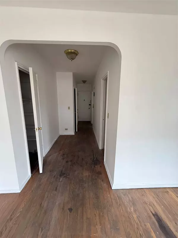 35-21 79th ST #4H, Jackson Heights, NY 11372