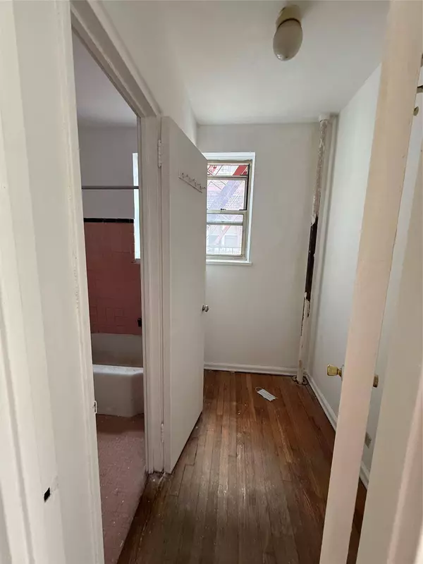 35-21 79th ST #4H, Jackson Heights, NY 11372