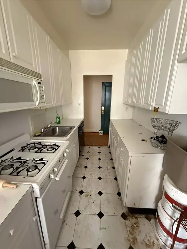 34-24 82nd ST #6J, Jackson Heights, NY 11372