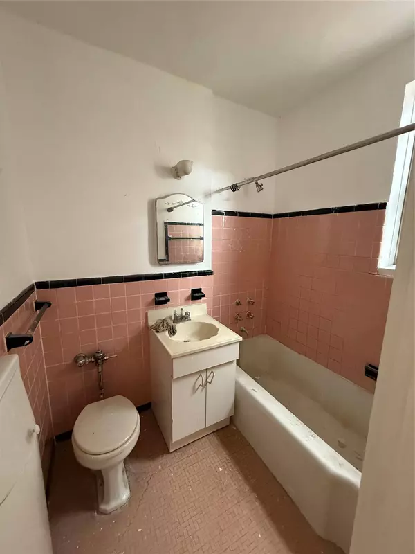 35-21 79th ST #4H, Jackson Heights, NY 11372