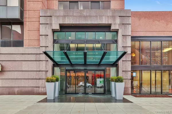 4 Martine AVE #411, White Plains, NY 10606