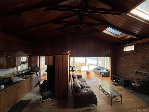 298 Old Albany Post RD, Garrison, NY 10524